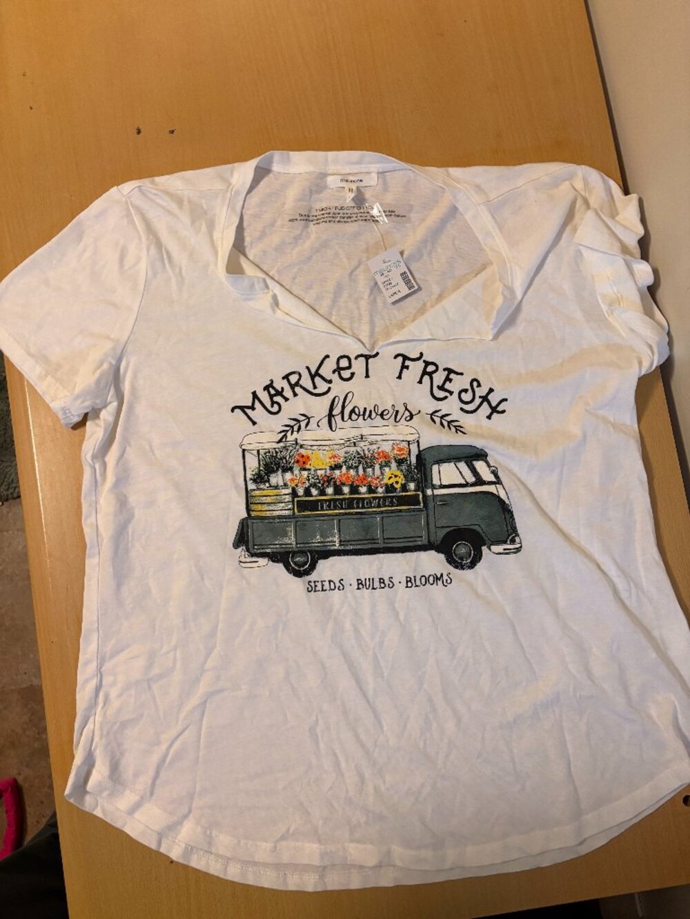 Maurices Market Fresh Flowers Graphic Tee Women’s Large Flower Truck